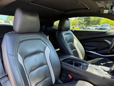Used 2020 Chevrolet Camaro LT w/ Technology Package RWD image 18