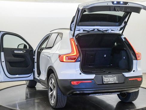 Certified 2026 Volvo XC40 B5 Plus AWD/4WD image 27