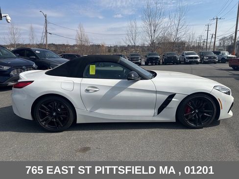 Used 2022 BMW Z4 M40i w/ Premium Package RWD image 9
