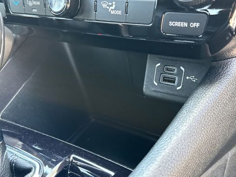 Certified 2024 Jeep Compass Latitude AWD/4WD image 16