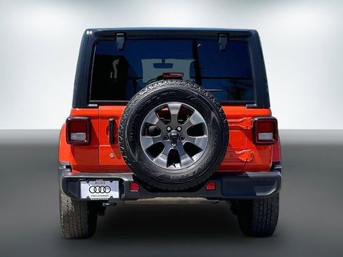 Used 2018 Jeep Wrangler Unlimited Sahara AWD/4WD image 4