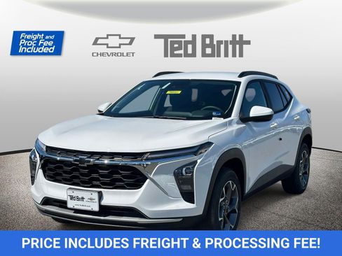 New 2026 Chevrolet Trax LT w/ Driver Confidence Package FWD image 1