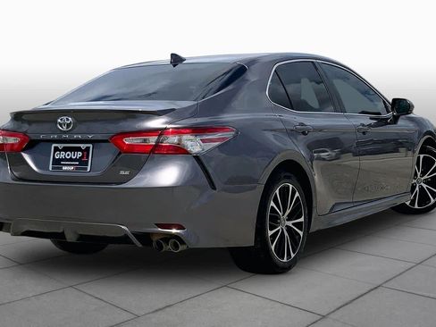 Used 2019 Toyota Camry SE w/ Convenience Package FWD image 13