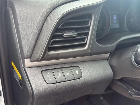 Used 2019 Hyundai Elantra SEL w/ Cargo Package FWD image 32