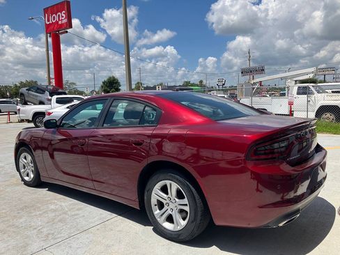 Used 2019 Dodge Charger SXT w/ Leather Interior Group RWD image 3