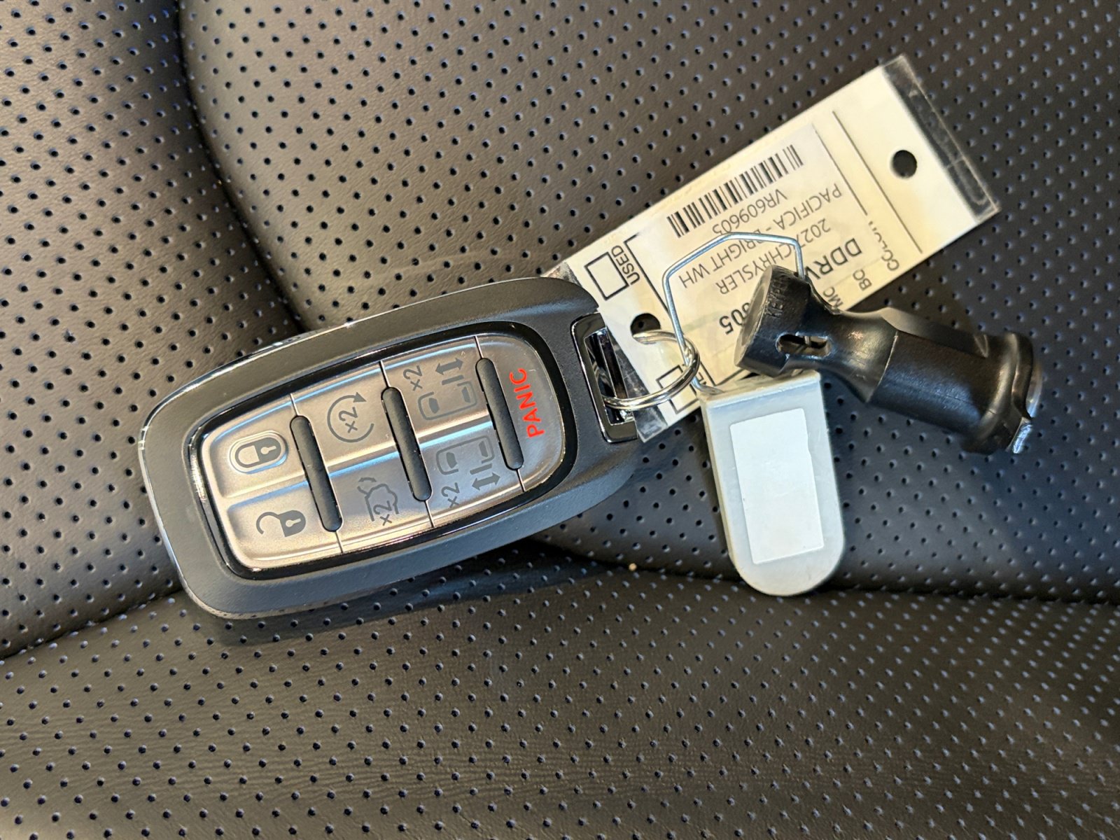New 2027 Chrysler Pacifica Select FWD image 31