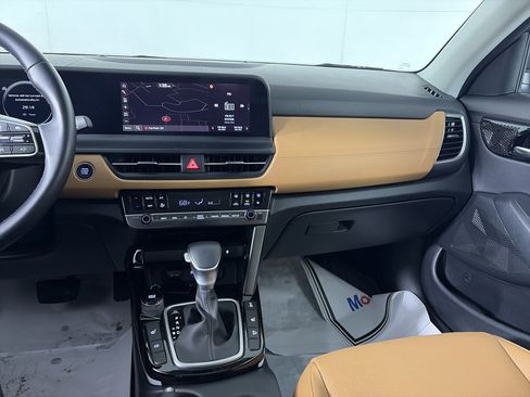 Used 2024 Kia Seltos EX image 24