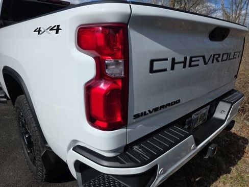 Used 2024 Chevrolet Silverado 2500 LT w/ Z71 Sport Edition image 16