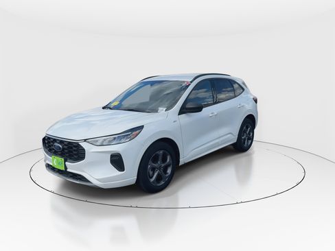 Used 2024 Ford Escape ST-Line w/ Equipment Group 301A image 4