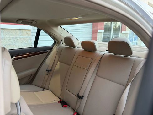 Used 2011 Mercedes-Benz C 300 Sedan image 32
