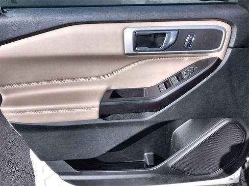 Used 2020 Ford Explorer XLT w/ Equipment Group 202A image 13