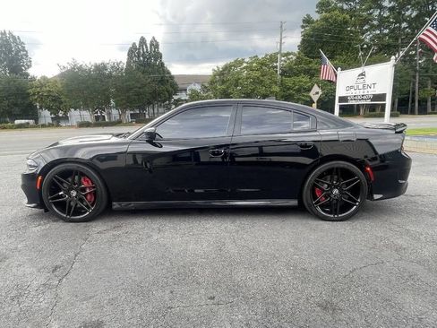 Used 2018 Dodge Charger SRT w/ Harman/Kardon Audio Group RWD image 5