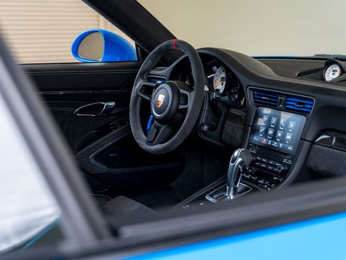 Used 2018 Porsche 911 GT3 RWD image 73