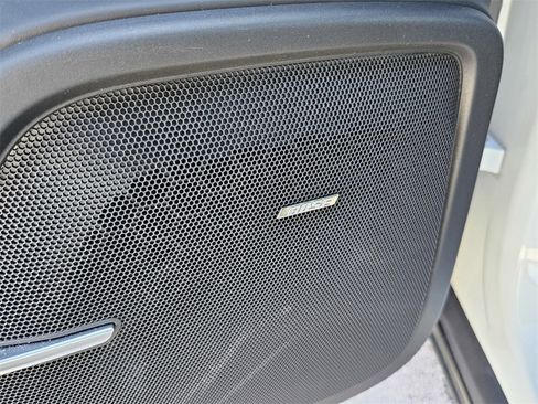 Used 2016 Porsche Cayenne Turbo image 13