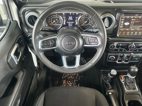 Used 2023 Jeep Gladiator Overland image 13