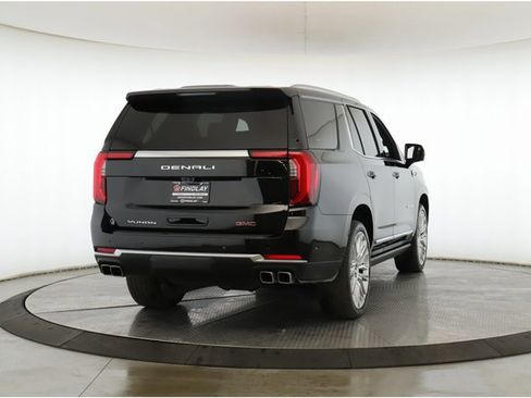 Used 2025 GMC Yukon Denali w/ Denali Reserve Package image 7
