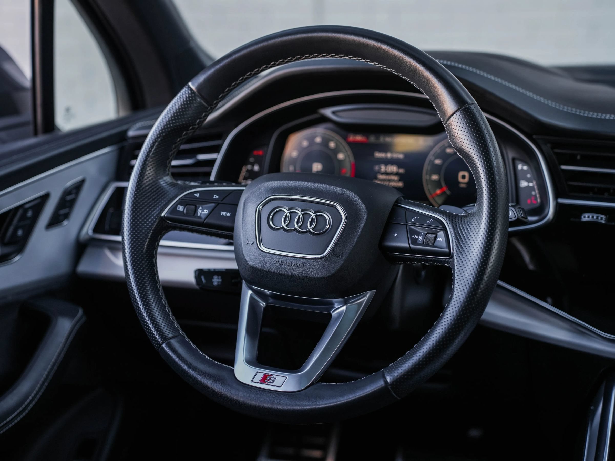 Used 2024 Audi Q7 3.0T Prestige AWD/4WD image 17