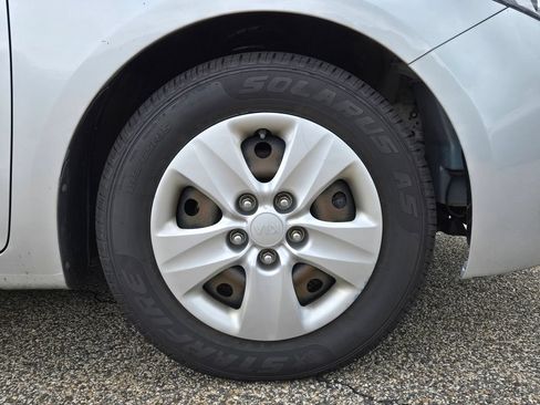 Used 2018 Kia Forte LX w/ Sports Package FWD image 10