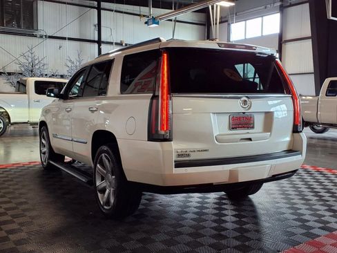 Used 2015 Cadillac Escalade Premium AWD/4WD image 4