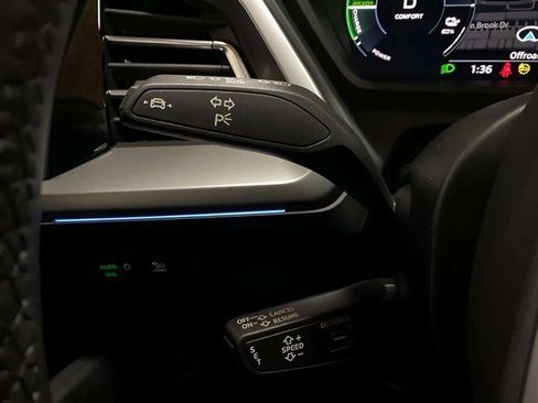 Used 2024 Audi Q4 e-tron Prestige image 40