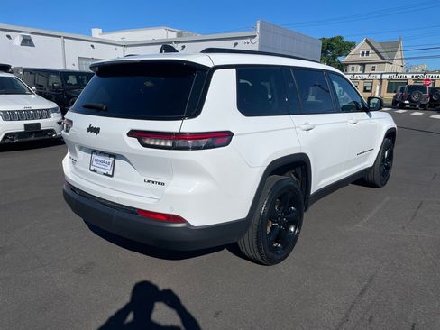 Used 2023 Jeep Grand Cherokee L Limited w/ Black Appearance Package AWD/4WD image 5