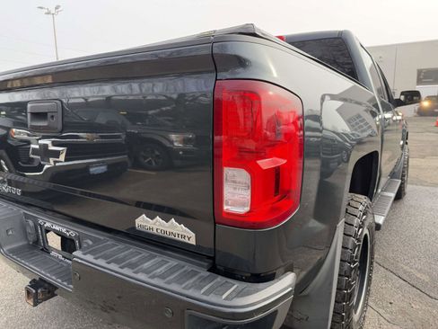Used 2018 Chevrolet Silverado 1500 High Country image 11