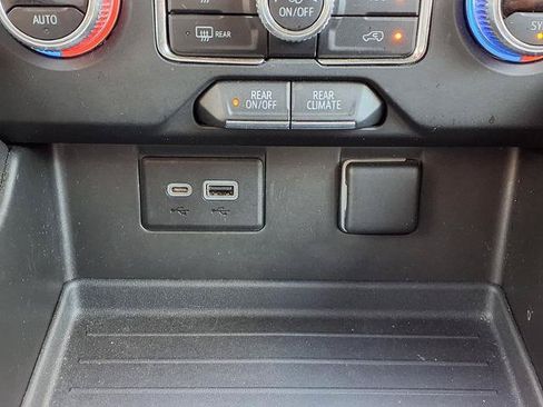 Used 2022 GMC Yukon SLE AWD/4WD image 8