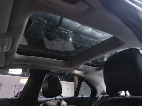 Used 2015 Mercedes-Benz C 300 Sedan image 5