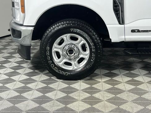 Used 2025 Ford F250 XLT image 12