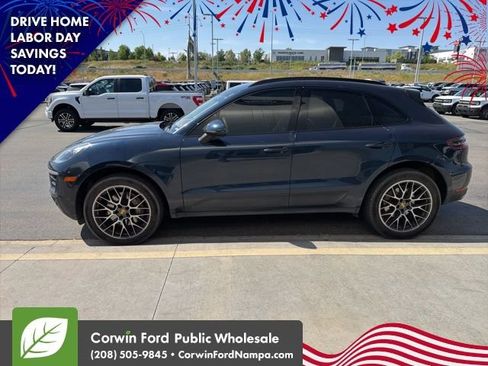 Used 2015 Porsche Macan S AWD/4WD image 4