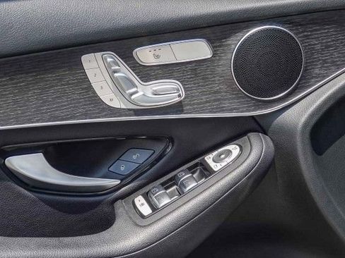 Used 2022 Mercedes-Benz GLC 300 image 21