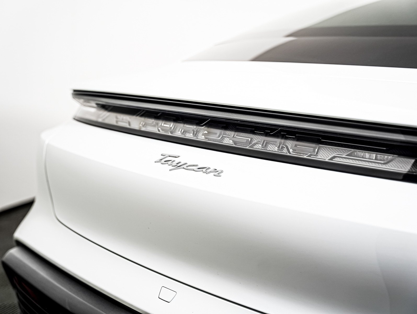 Certified 2025 Porsche Taycan w/ Premium Package RWD image 28