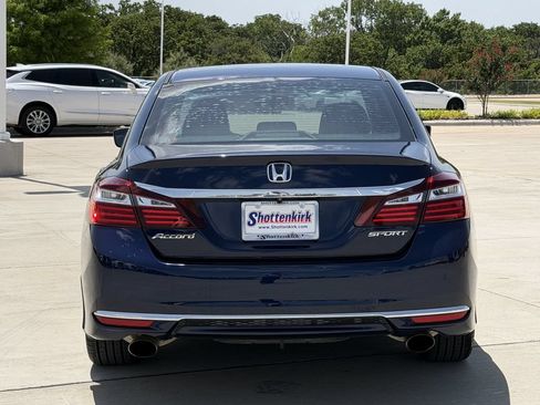 Used 2017 Honda Accord Sport image 5