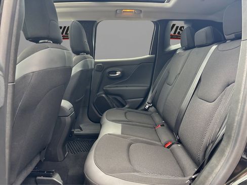 Used 2023 Jeep Renegade Latitude w/ Sun/Sound Group image 10