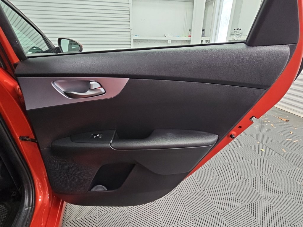Used 2022 Kia Forte LXS FWD image 30
