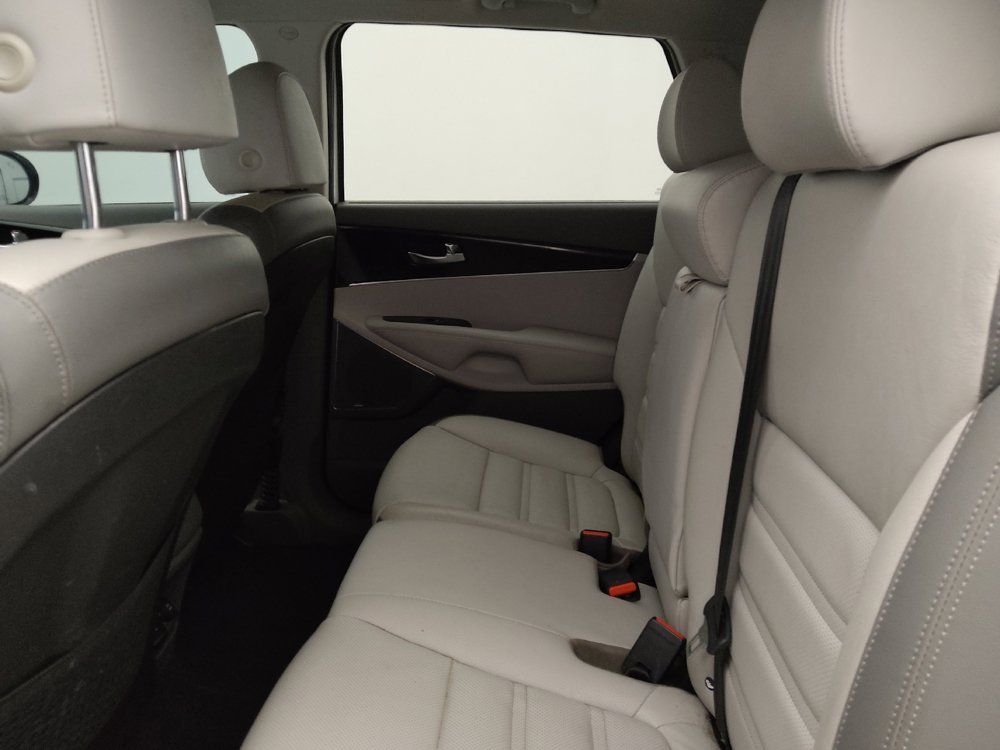 Used 2019 Kia Sorento SX w/ SX Touring Package FWD image 18