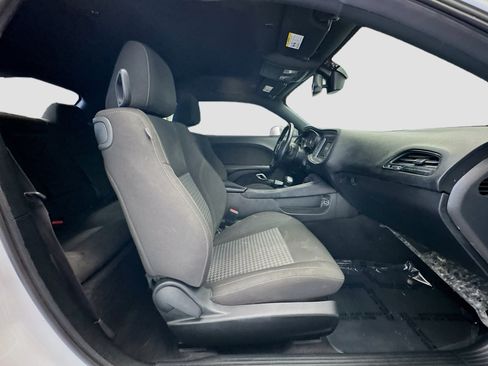 Used 2023 Dodge Challenger SXT RWD image 18