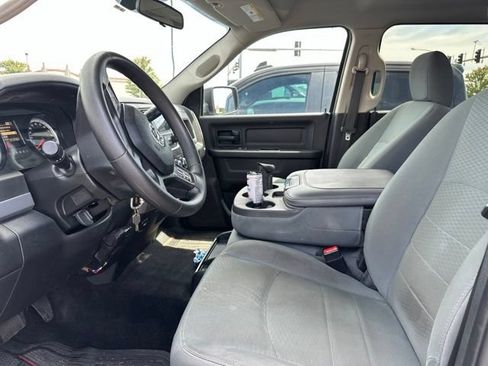Used 2017 RAM 1500 ST w/ SXT Appearance Group AWD/4WD image 5