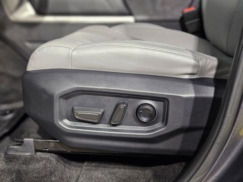 Used 2024 Toyota Tundra Limited image 23