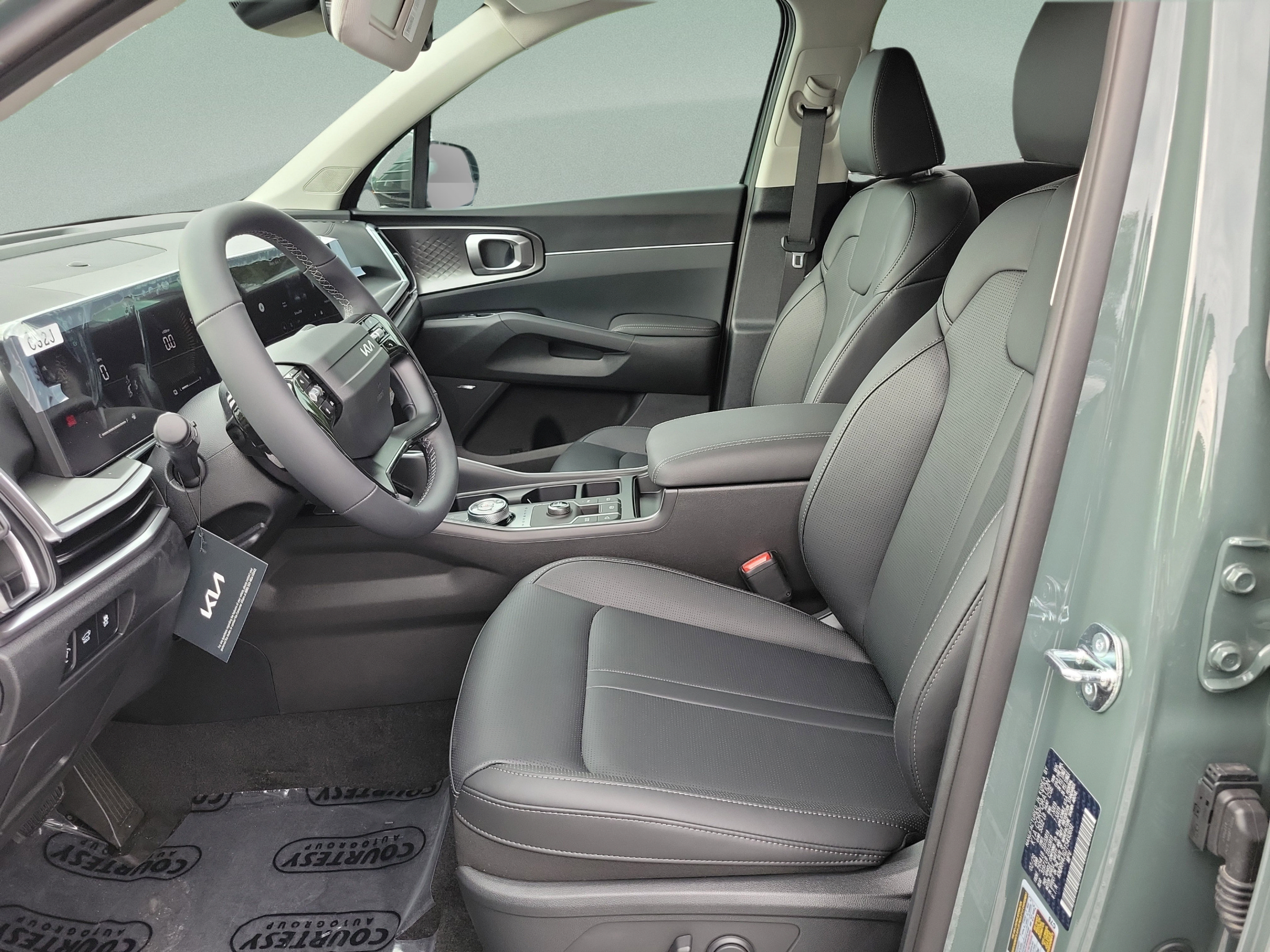 New 2026 Kia Sorento EX w/ EX Premium Package FWD image 16