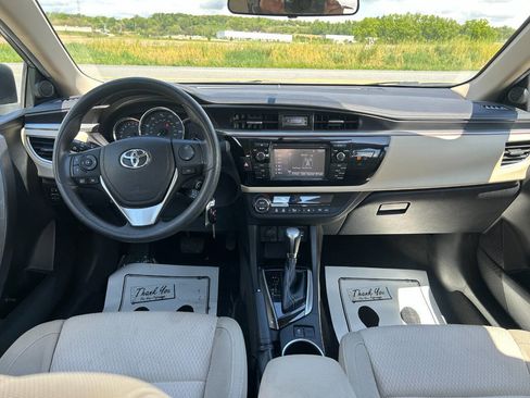 Used 2014 Toyota Corolla LE FWD image 17