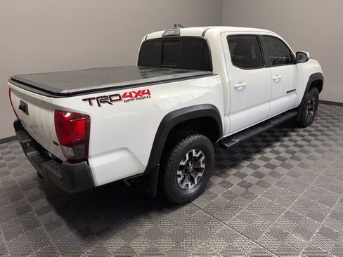 Used 2019 Toyota Tacoma TRD Off-Road image 8