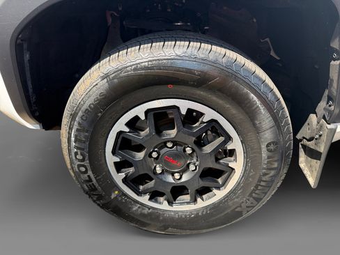 Used 2024 Toyota Tacoma TRD Off-Road w/ TRD Off Road Upgrade Package AWD/4WD image 9
