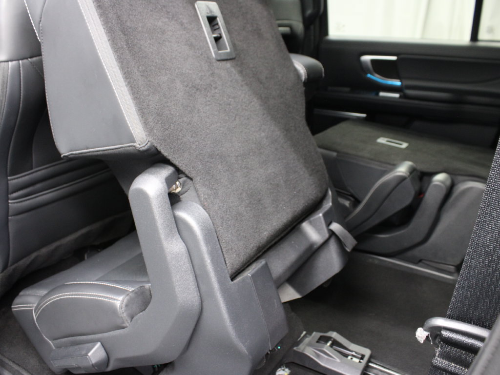 Used 2025 Ford Expedition Max Platinum w/ Stealth Appearance Package AWD/4WD image 75