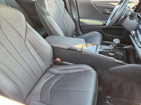 Used 2023 Lexus ES 350 F Sport image 16
