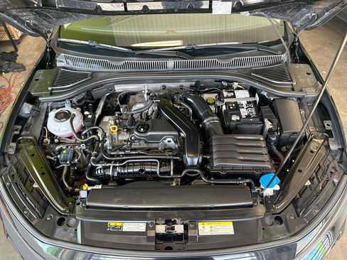 Used 2025 Volkswagen Jetta SE FWD image 32