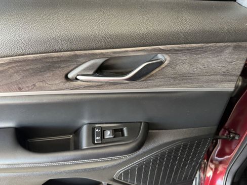 Used 2025 Jeep Grand Cherokee Limited w/ Trailer Tow Package AWD/4WD image 27