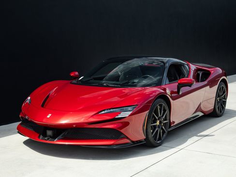 Certified 2025 Ferrari SF90 Spider AWD/4WD image 7