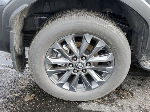 New 2026 Toyota Land Cruiser image 5