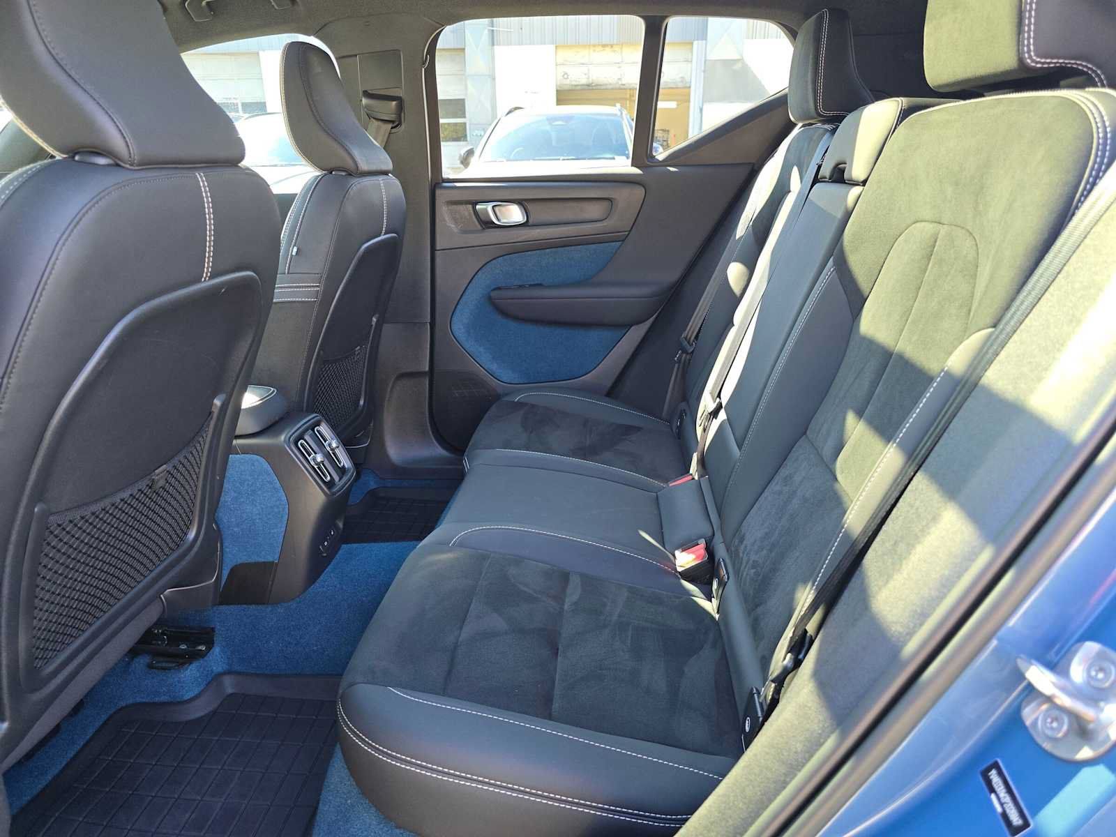 Used 2023 Volvo XC40 Recharge Plus w/ Protection Package Premier AWD/4WD image 16